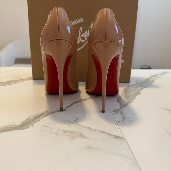 Christian Louboutin Nude So Kate! 120M